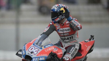 Andrea Dovizioso juara MotoGP Valencia. Foto : Detik