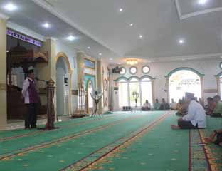 Wabup Rohil, Drs Jamiluddin memberikan kata sambutan dalam tausiah Ramadan Minggu kedua, Jumat (17/6/2016) di masjid Agung, Bagansiapiapi.