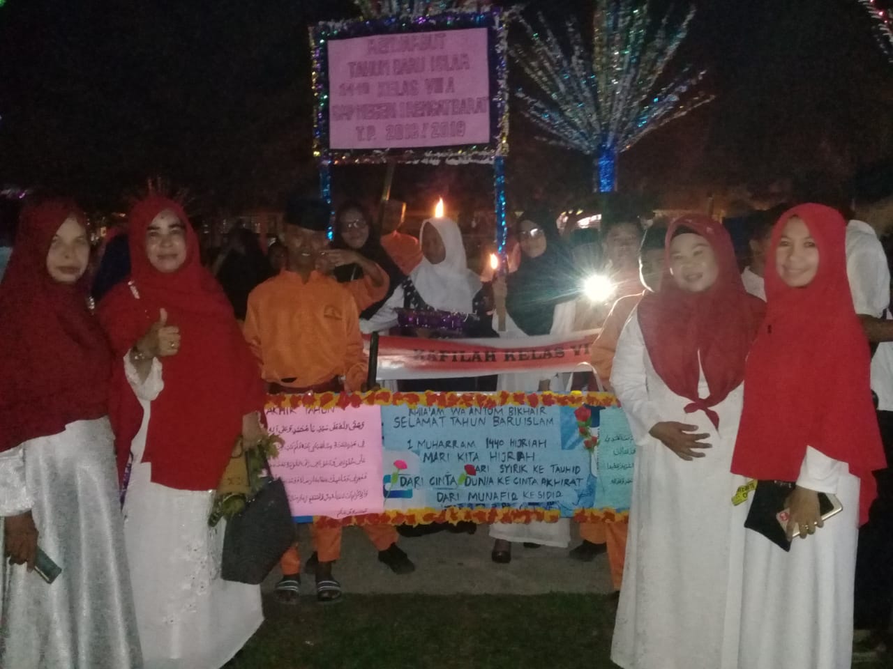 SMP N 1 Rengat Barat Gelar Pawai Obor Peringati 1 Muharram 1440 H