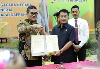 Bank Riau Kepri bersama Kejaksaan Tinggi (Kejati) Riau dan Kejaksaan Negeri (Kejari), menggelar acara penandatangan kesepakatan