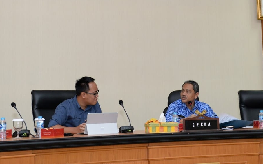 Rapat kordinasi antara Pemprov​ Riau dengan Pertamina serta instansi terkait lainnya di kantor Gubenur Riau.