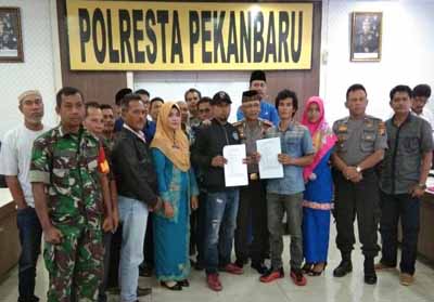 Dua kelompok pemuda Pekanbaru yang terlibat tawuran tadi malam telah sepakat berdamai.