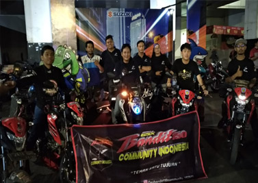  Hampir 400 bikers Suzuki baik yang tergabung di klub/komunitas maupun secara pribadi mendaftarkan diri dan mengikuti Suzuki Saturday Night Ride Surabaya. 