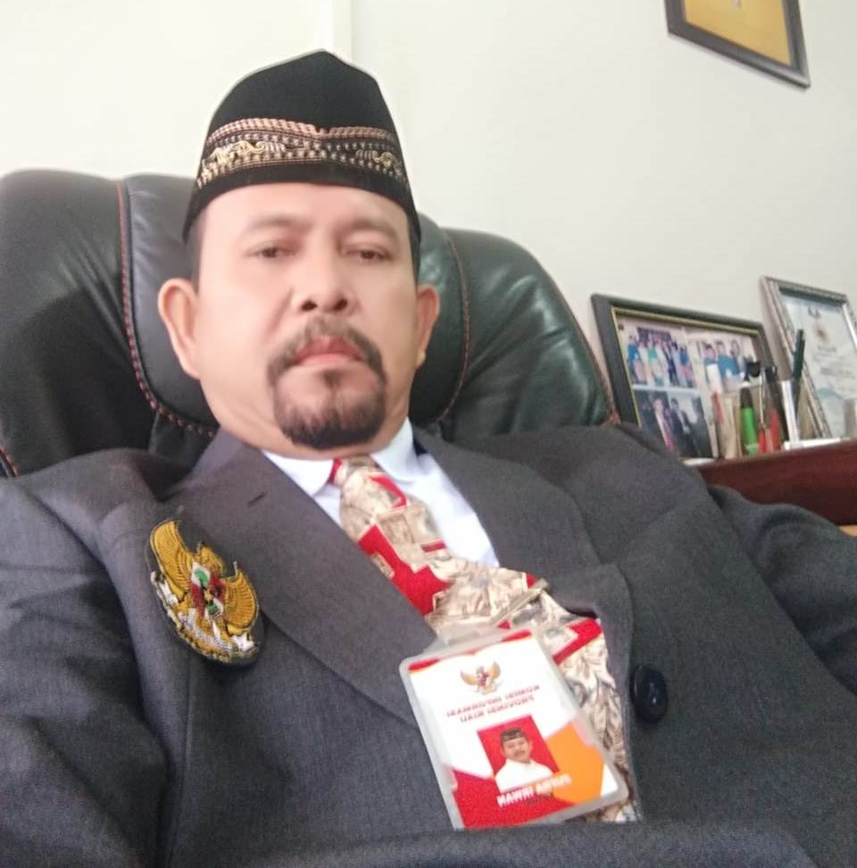 Ketua KIP Riau, Zufra Irwan SE