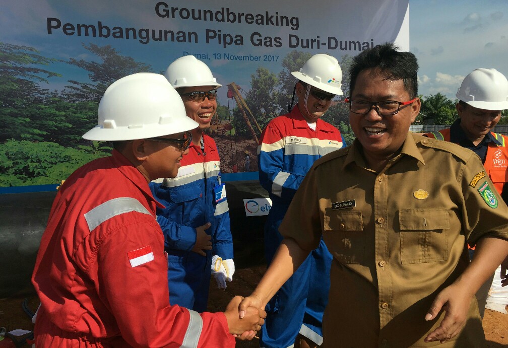 Wawako Dumai Eko Suharjo menghadiri groundbreaking pembangunan proyek pipa transmisi gas bumi Duri-Dumai. 
