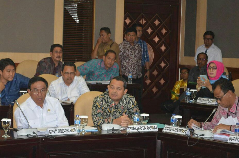 Pk wako saat hadiri rapat di Jakarta.