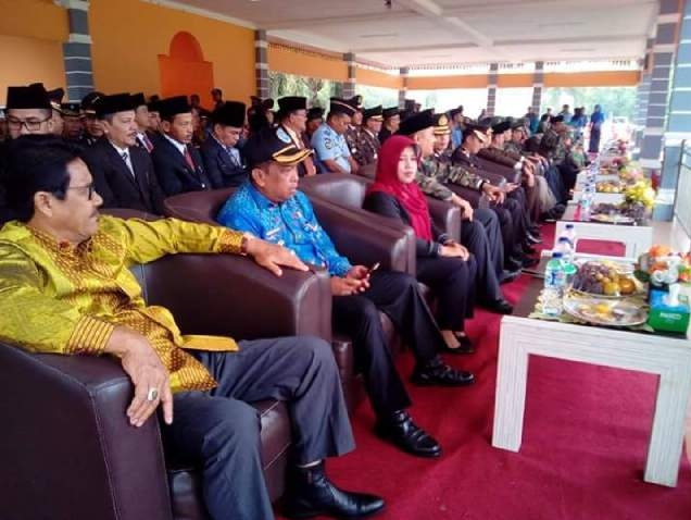 Mantan Bupati Kuansing H Sukarmis hadiri upacara peringatan HUT ke-73 TNI.