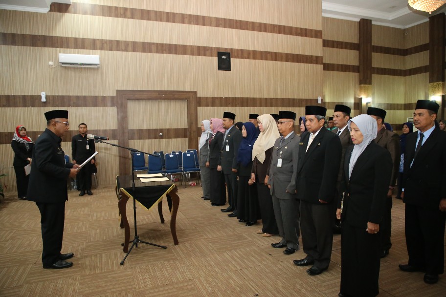  Pj Sekda Dumai Hamdan Kamal Lantik 15 Pejabat Eselon III dan IV Isi Jabatan Administrator dan Pengawas