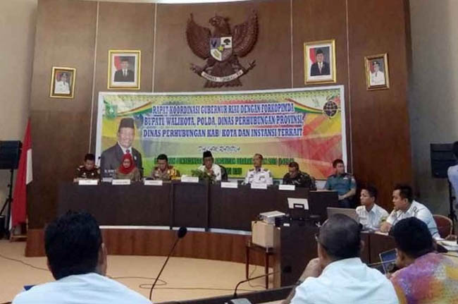 Rapat koordinasi dengan Forkompinda Riau.<br>