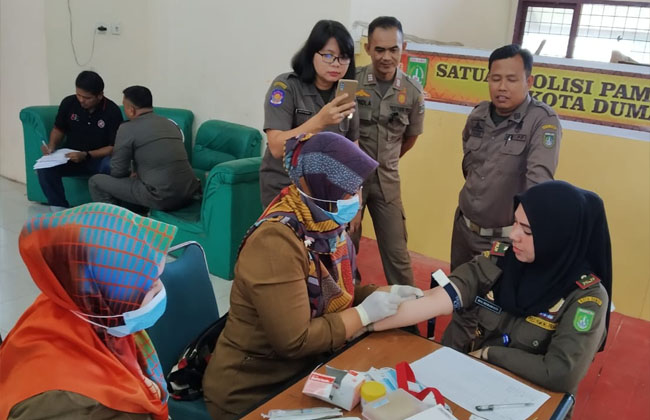  Pemeriksaan HIV dipusatkan di aula kantor Satpot PP Jalan HR Subrantas Dumai, Selasa (10/12/2019).
