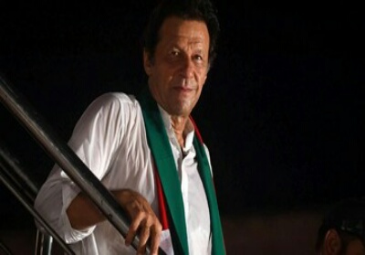 Perdana Menteri Pakistan, Imran Khan, turut berorasi dalam demonstrasi menentang keputusan India mencabut status otonomi Kashmir.