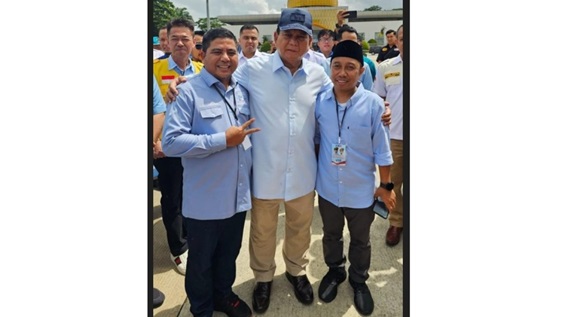 Ketua Umum Jaringan Nasional (Jarnas) For Gibran H. Nasarudin (kiri) bersama Prabowo Subianto (foto/int)