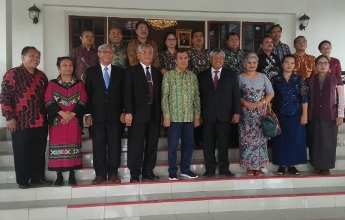 Pertemuan Gubernur Riau dengan pimpinan pusat HKBP.