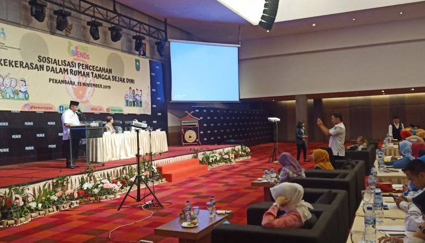 Sosialisasi Pencegahan KDRT sejak dini di Provinsi Riau di Hotel Premiere Pekanbaru, Rabu (13/11/2019).