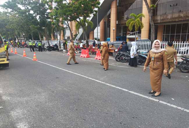 Razia pajak kendaraan bermotor di Jalan Cut Nyak Dien Pekanbaru.