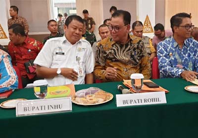 Bupati Rokan Hilir (Rohil), H Suyatno AMp menghadiri Rapat Koordinasi (Rakor) Penanggulangan dan Pencegahan Kebakaran Hutan dan Lahan di Pekanbaru