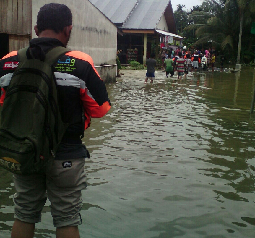 Tim IMI Riau tinjau dan bantu korban banjir di Kampar
