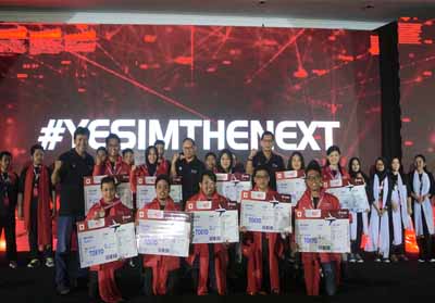  10 peserta terbaik IndonesiaNEXT 2018 bersama Management Telkomsel saat pengumuman peserta terbaik IndonesiaNEXT 2018 di Malang, (14/2).