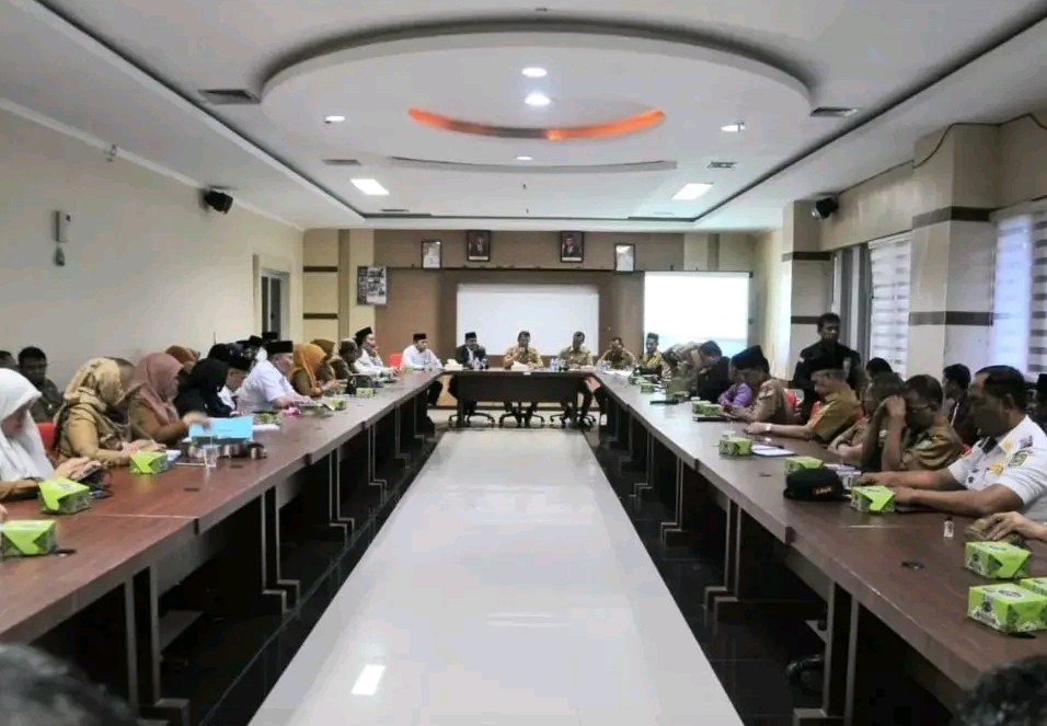 Kegiatan rapat persiapan wisuda akbar ke-10 MDTA/MDTW se-Kabupaten Inhu.(foto: andri/halloriau.com)