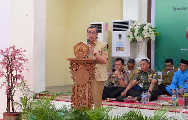   Gubernur Riau Syamsuar memberikan Kuliah UMUM di Universitas Riau. FOTO: Humas