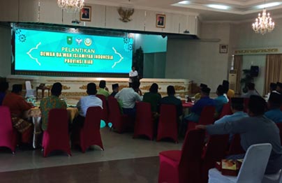 Gubernur Riau, Syamsuar pada acara pengukuhan pengurus DDII Provinsi Riau priode 2019-2024.