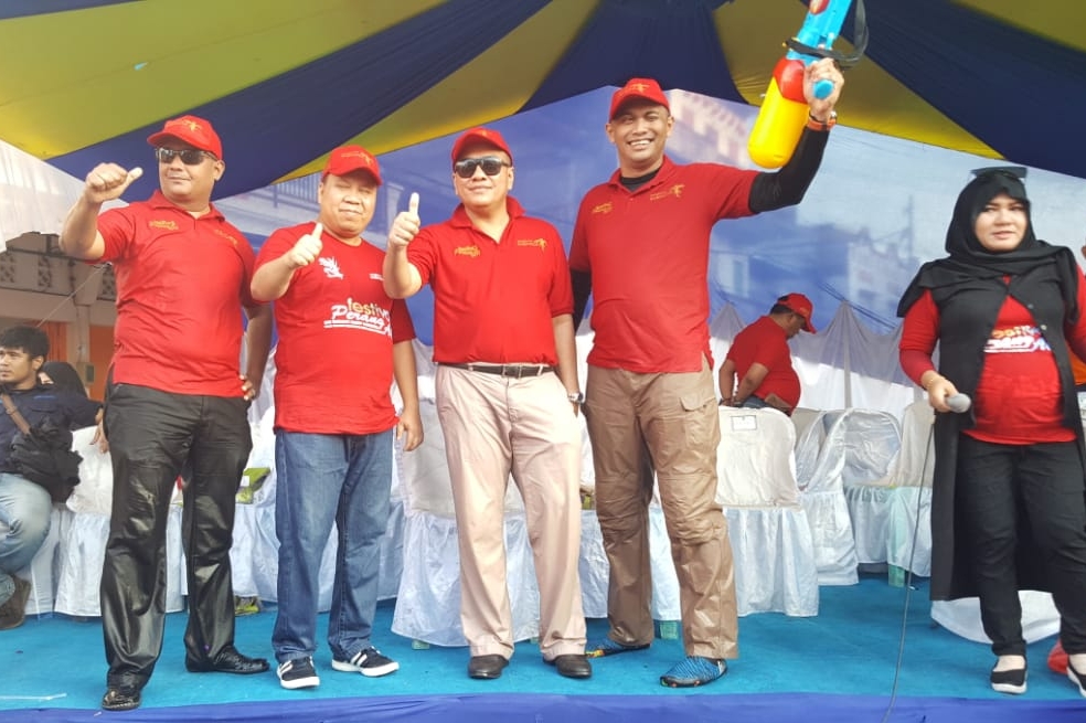 Festival Perang Air Meranti meraih penghargaan sebagai pemenang I Kategori Wisata Kreatif Terpopuler se-Indonesia.