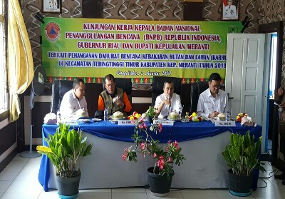Kunjungan Kepala BNPB RI Letjen Doni Bonardo, Kepala BRG RI Nazir Foead dan Gubernur Riau Syamsuar ke Kepulauan Meranti beberapa waktu lalu.
