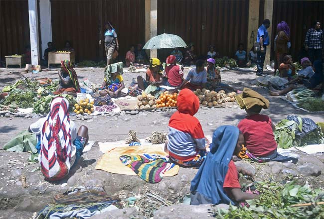 Pasar tradisional di Papua. FOTO: Detik.