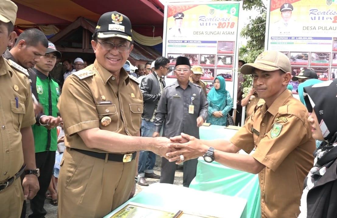 Pelantikan Pejabat Sementara (Pjs) Kepala Desa Seberang Sanglar, Kecamatan Reteh, Senin (21/1/2019) pagi.