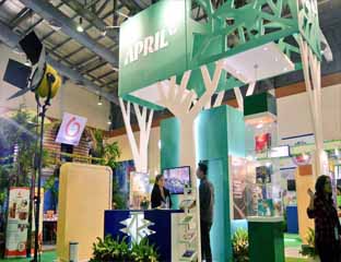 Stan APRIL di Pameran IndoGreen Expo 2016. Di stan tersebut, pengunjung bisa melihat lebih dekat komitmen konservasi 1:1 yang merupakan terobosan baru dari perusahaan penghasil kertas dan bubur kertas terbesar di Asia ini.