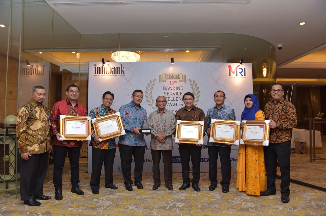 Dirut Bank Riau Kepri DR Irvandi Gustari usai penyerahan Award The Best Overall Performance BPD se Indonesia 2018, Selasa (6/6/2018).