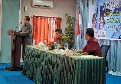 Bupati Kepulauan Meranti Drs H Irwan Nasir saat membuka Pamsimas III.