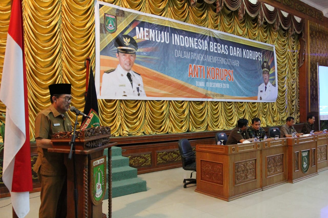 Walikota Dumai H Zulkifli AS membuka peringatan Hari Anti Korupai di Gedung Pendopo, Senin (10/12/2018). Foto Bambang