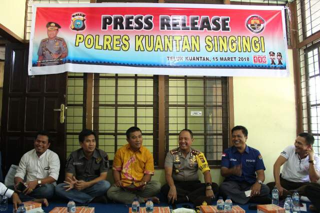 Kapolres dan Ketua PWI Kabupaten Kuansing gelar anti hoax dan isu sara