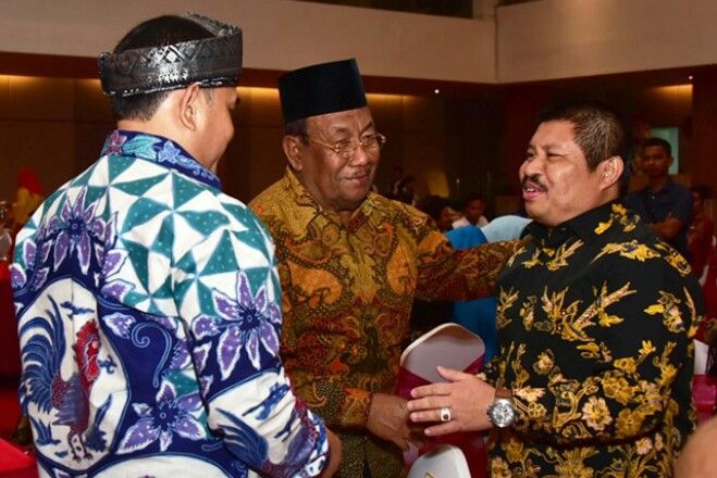 Ketua PWI Riau bersama Plt Gubri dan Bupati Bengkalis