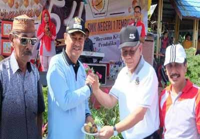 Wakil Bupati Kabupaten Inhil, H Syamsuddin Uti menghadiri milad ke-54 SMKN 1 Tembilahan