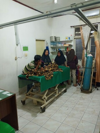 Korban Dimas Febrianto (7) saat di Klinik Medisra sebelum dimakamkan.
