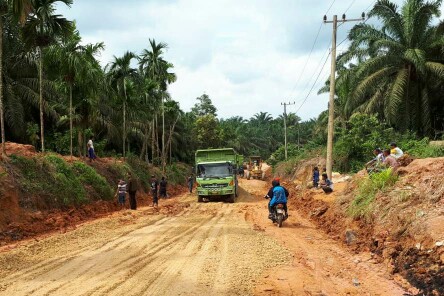Perbaikan jalan Gajah Mada, Duri Kecamatan Mandau oleh Pemerintah Kabupaten Bengkalis