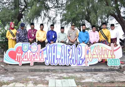 Bupati Bengkalis diwakili Asisten II Setdakab Bengkalis H Heri Indra Putra dan Forkopimda saat menghadiri acara mandi safar 2018 di Rupat Utara.