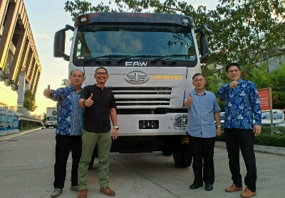 FAW menguasai sekitar 30% pasar truk heavy duty di wilayah Riau.