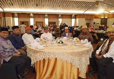 Bupati Inhil saat menghadiri buka puasa bersama KKIH Jakarta di Hotel Grend Said, Jakarta, Minggu (26/5/2019).