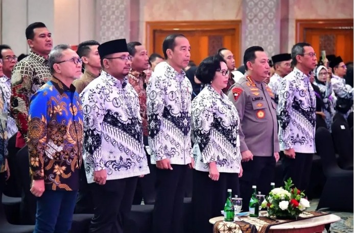 Presiden Jokowi hadiri kongres PGRI ke-23 ditemani sejumlah menteri (foto/ist)