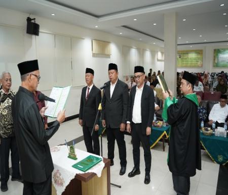 Ketum YLPI Riau Lantik Komisaris dan Direktur PT Uira Usaha Investasa di Aula Fakultas Hukum UIR (foto/int)