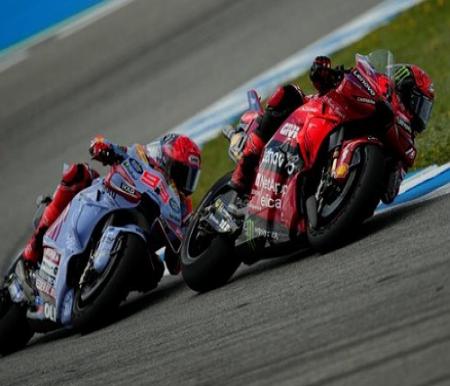 Bagnaia vs Marquez di MotoGP Spanyol 2024.(foto: int)