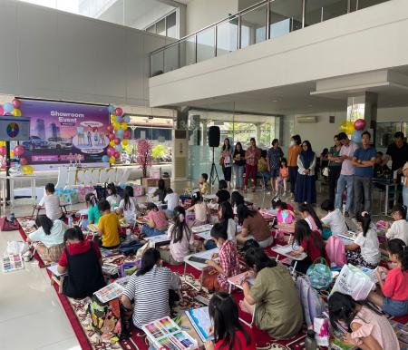 Special event lomba mewarnai tingkat SD berhadiah jutaan rupiah di Showroom Suzuki SM Amin Pekanbaru, Minggu (18/5/2024) 