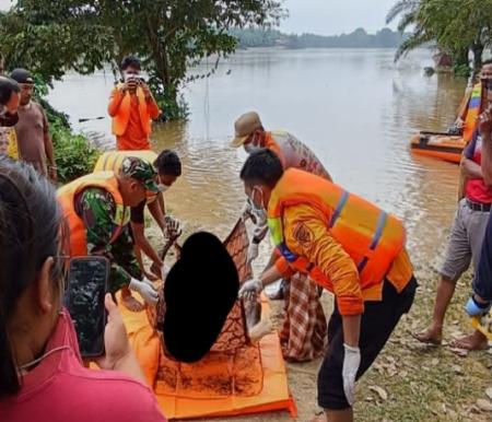 Mayat hanyut di Sungai Kuantan, Kuansing ternyata korban Galodo Sumbar (foto/ultra)