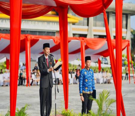 Pj Sekdaprov Riau, Indra pimpin upacara Harkitnas tahun 2024 di halaman Kantor Gubernur Riau (foto/int)