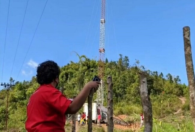 Penanganan khusus turut untuk memperluas ketersediaan akses broadband 4G juga dilakukan Telkomsel di Desa Nain, Sulawesi Utara. 
