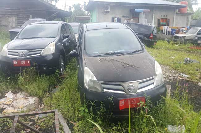 Mobil Dinas DPRD Meranti rusak parah saat dikembalikan.