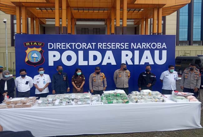 Pemusnahan barang bukti Narkoba di gedung baru Mapolda Riau, Selasa (22/12/2020) siang.